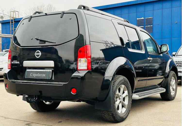 Nissan Pathfinder III