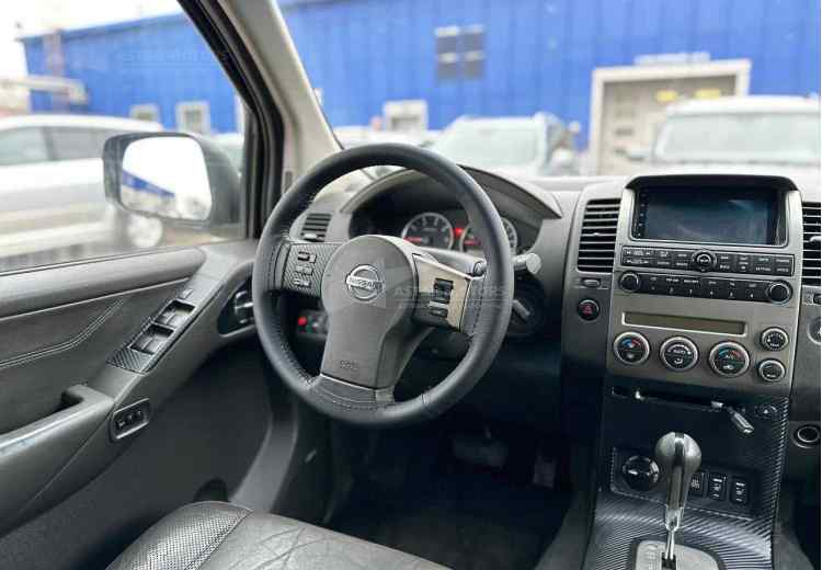 Nissan Pathfinder III
