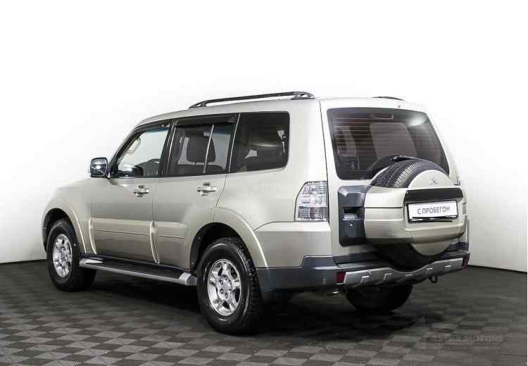 Mitsubishi Pajero IV