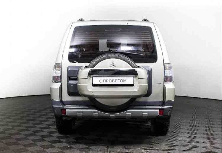 Mitsubishi Pajero IV