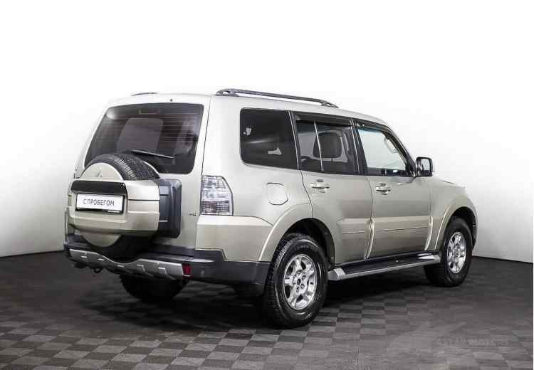 Mitsubishi Pajero IV