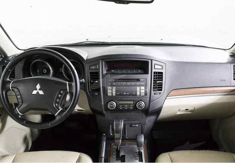 Mitsubishi Pajero IV