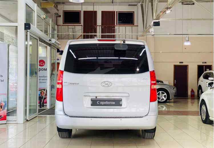 Hyundai Grand Starex I