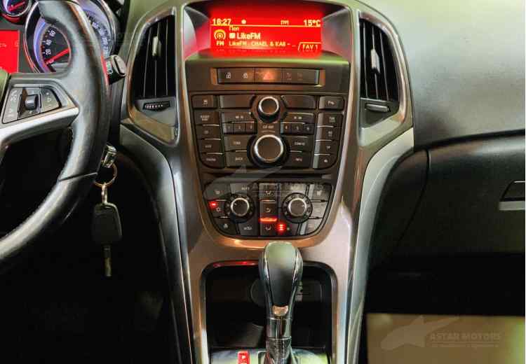 Opel Astra J Рестайлинг