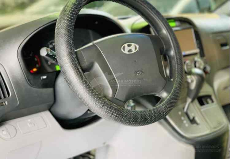 Hyundai Grand Starex I