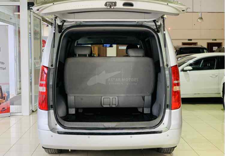 Hyundai Grand Starex I