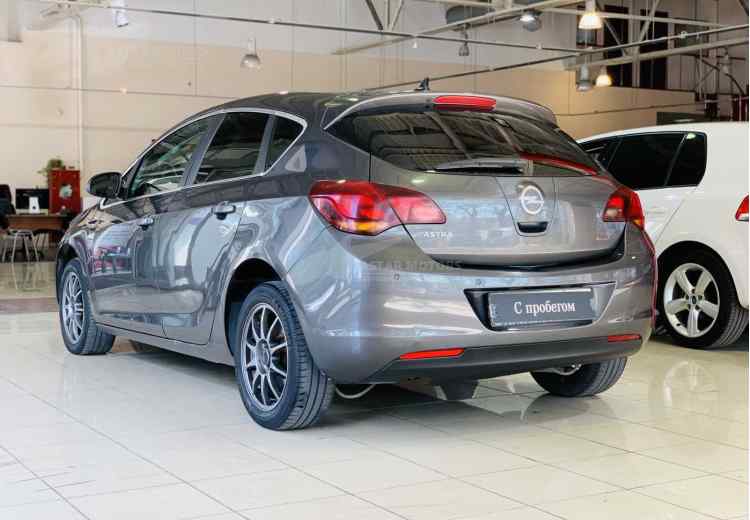 Opel Astra J
