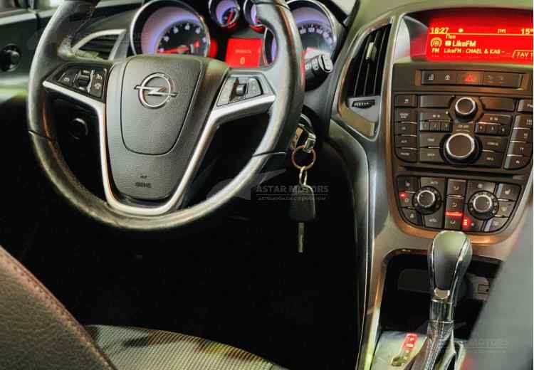 Opel Astra J Рестайлинг