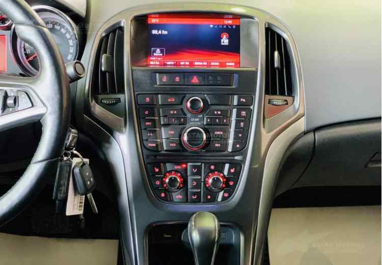 Opel Astra J Рестайлинг