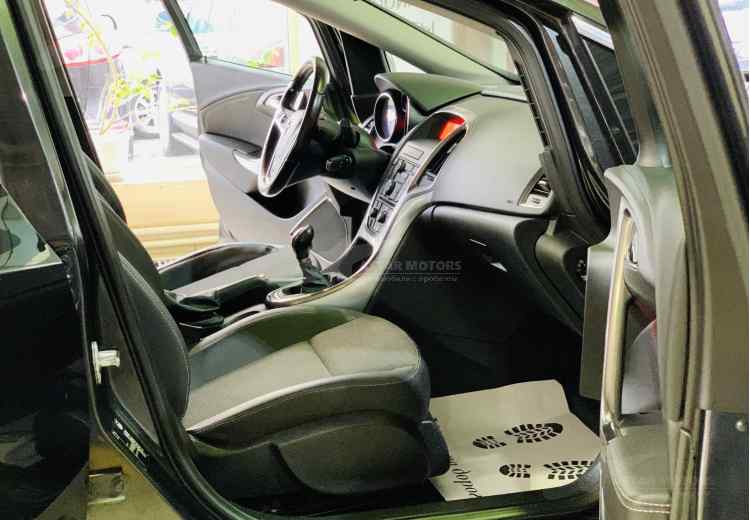 Opel Astra J Рестайлинг