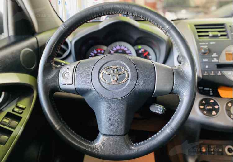 Toyota RAV4 III (XA30)