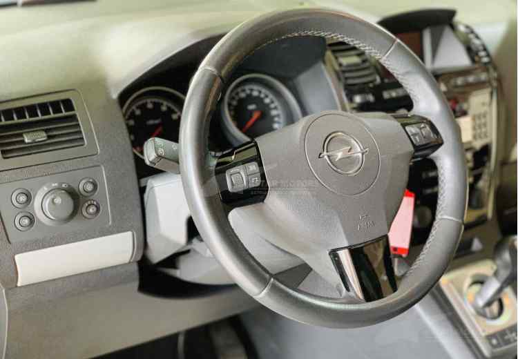 Opel Zafira B Рестайлинг