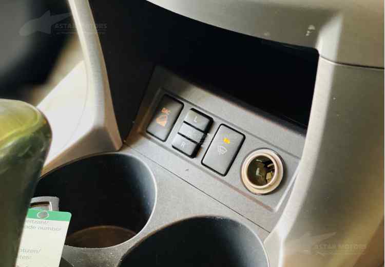 Toyota RAV4 III (XA30)