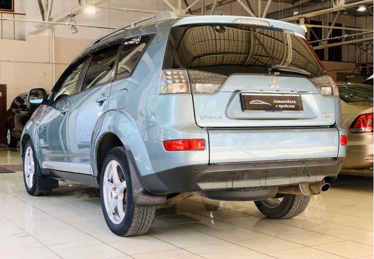 Mitsubishi Outlander II