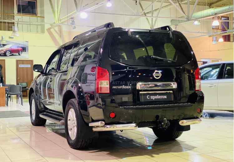 Nissan Pathfinder III