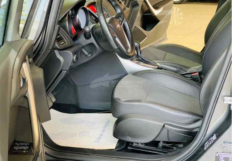 Opel Astra J Рестайлинг