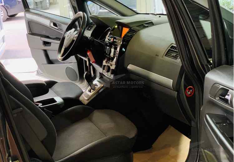 Opel Zafira B Рестайлинг
