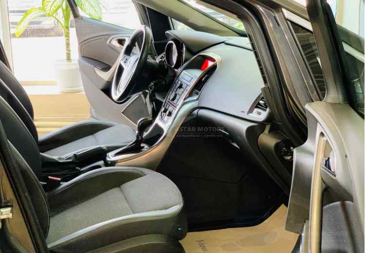 Opel Astra J Рестайлинг