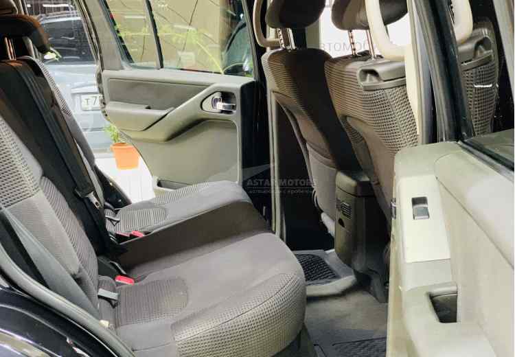 Nissan Pathfinder III