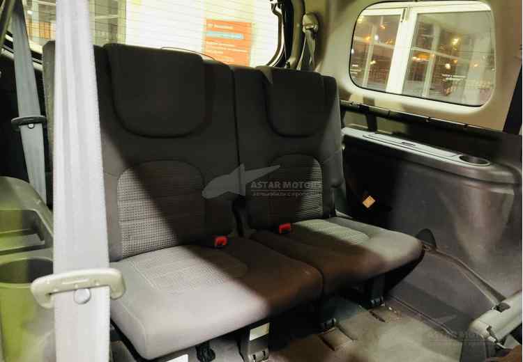 Nissan Pathfinder III