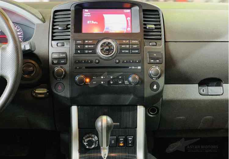 Nissan Pathfinder IV