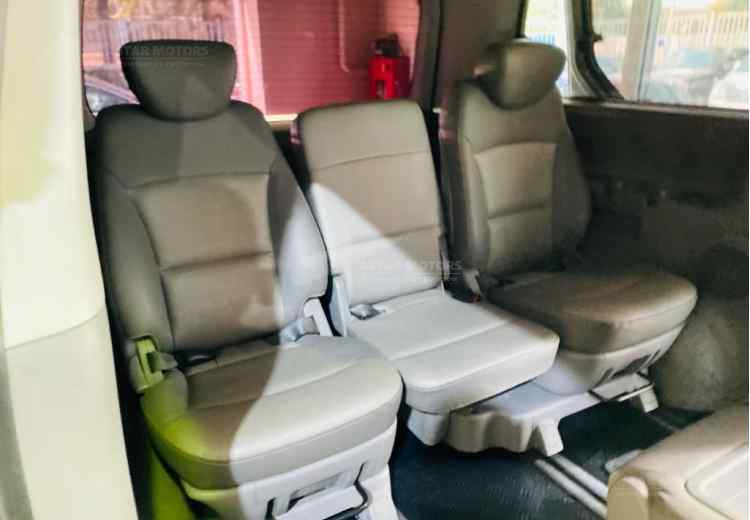 Hyundai Grand Starex I