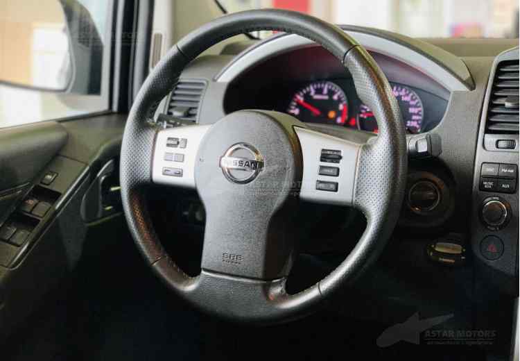 Nissan Pathfinder IV