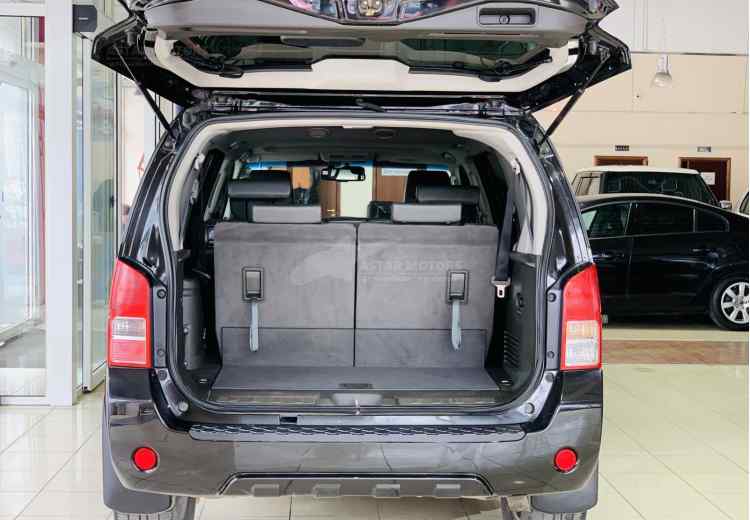 Nissan Pathfinder IV