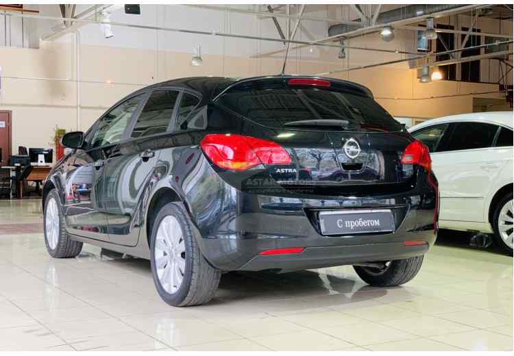 Opel Astra J