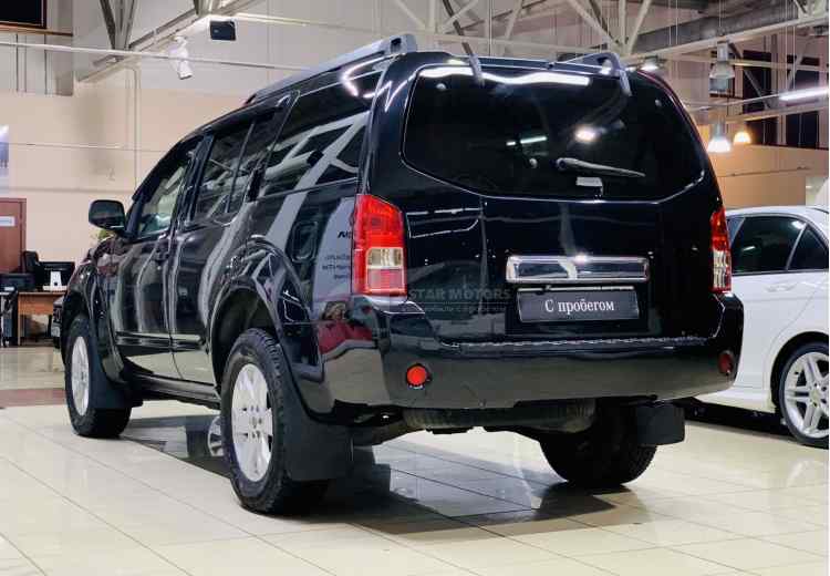 Nissan Pathfinder III