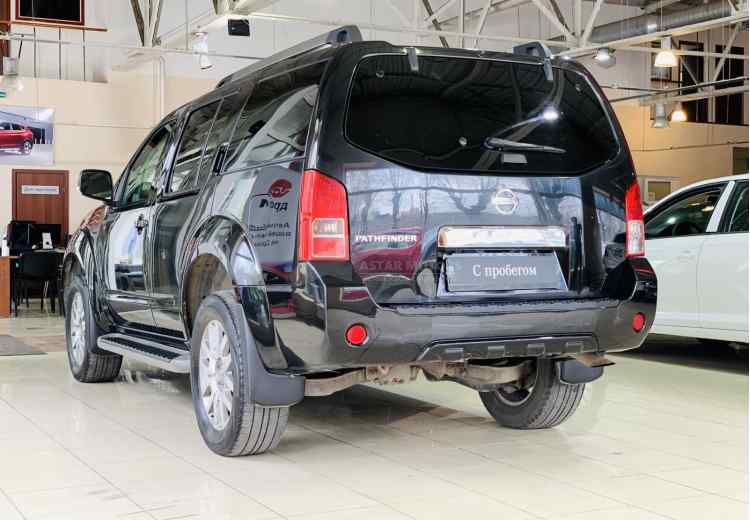 Nissan Pathfinder IV