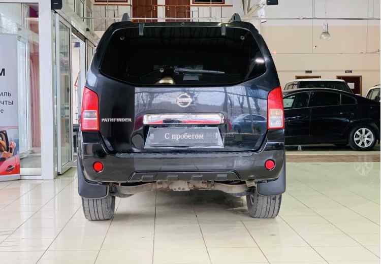 Nissan Pathfinder IV