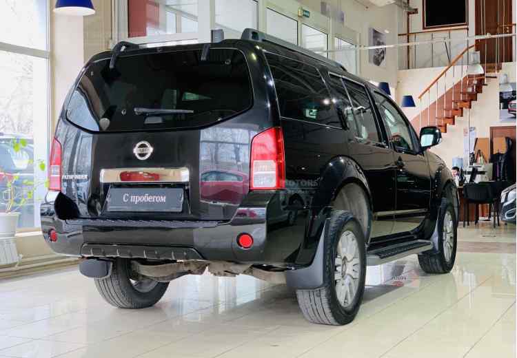 Nissan Pathfinder IV