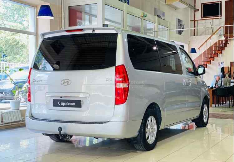 Hyundai Grand Starex I
