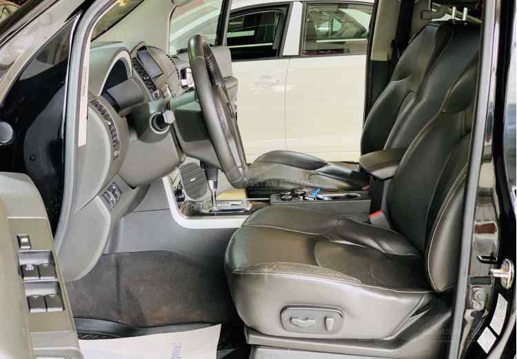 Nissan Pathfinder IV