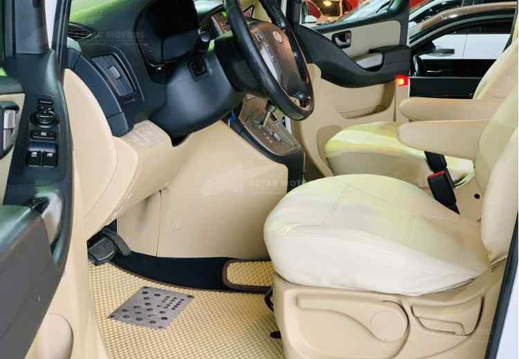 Hyundai Grand Starex I