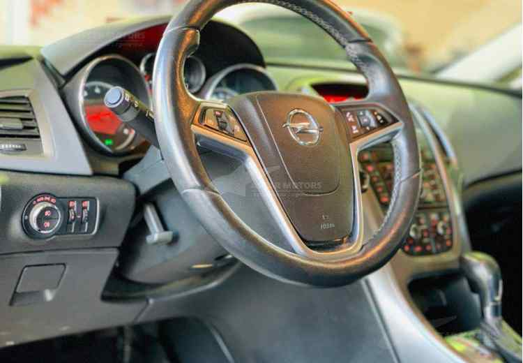 Opel Astra J Рестайлинг