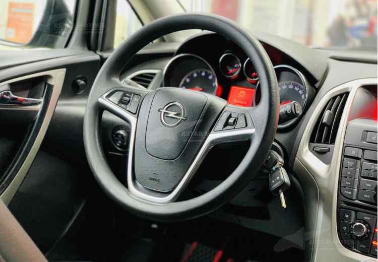 Opel Astra J Рестайлинг