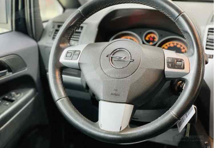 Opel Zafira B Рестайлинг