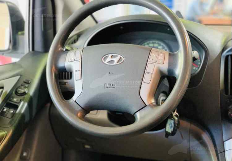 Hyundai Grand Starex I