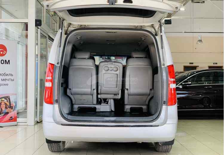 Hyundai Grand Starex I