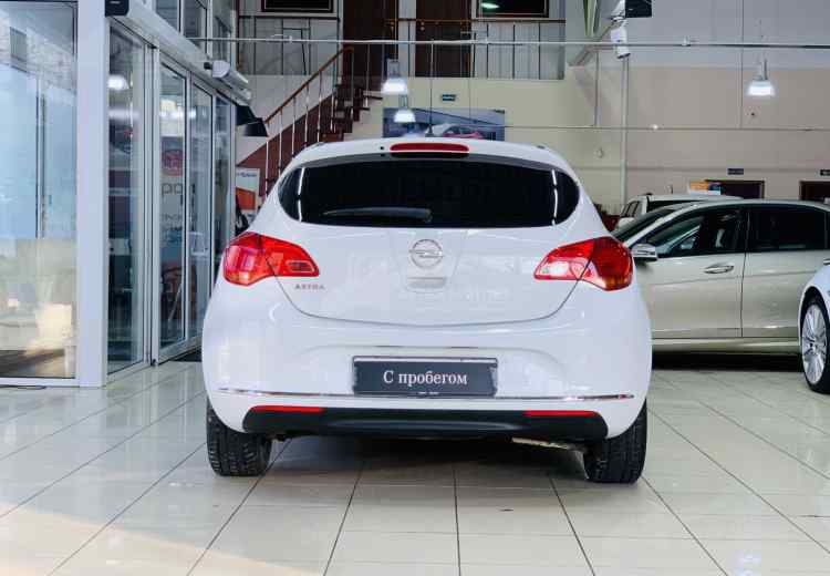 Opel Astra J Рестайлинг