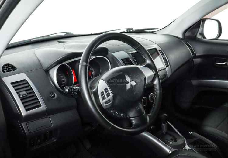 Mitsubishi Outlander II