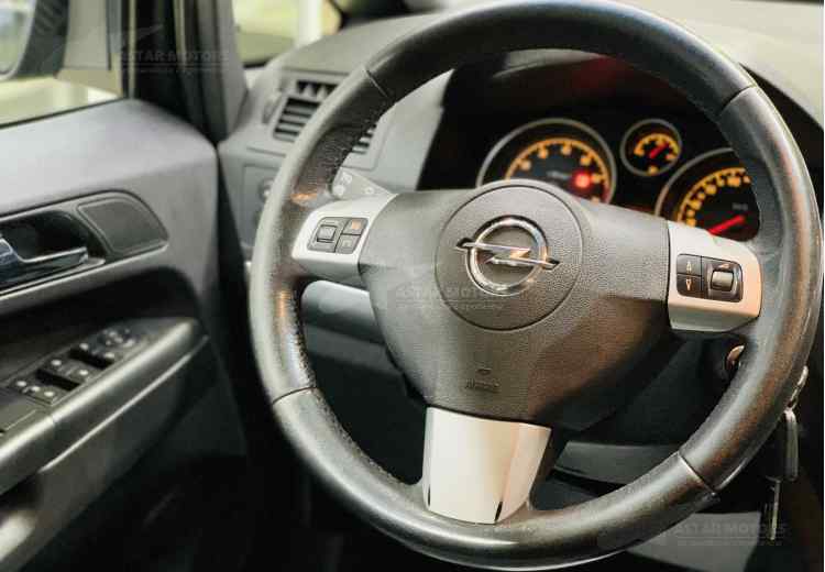 Opel Zafira B Рестайлинг