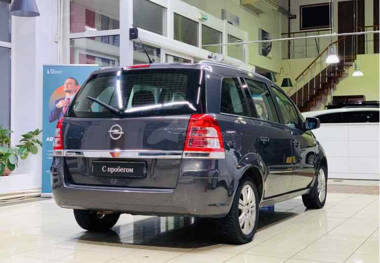 Opel Zafira B Рестайлинг
