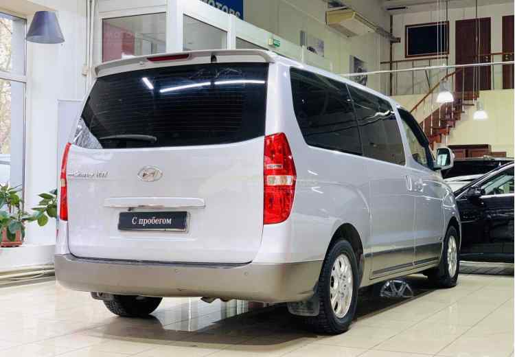 Hyundai Grand Starex I