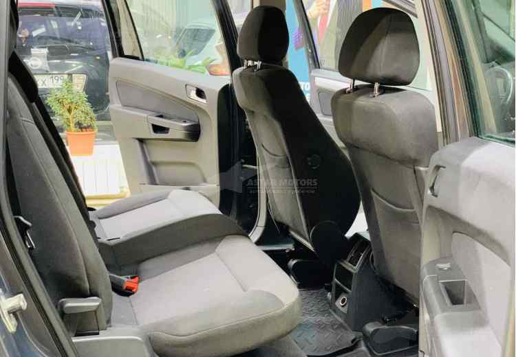 Opel Zafira B Рестайлинг