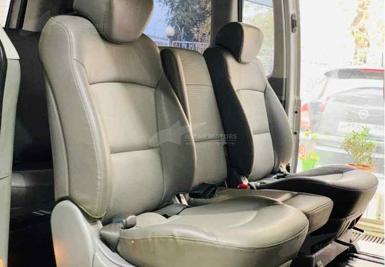 Hyundai Grand Starex I