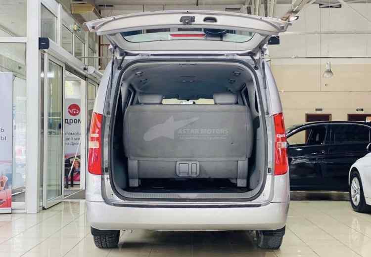 Hyundai Grand Starex I