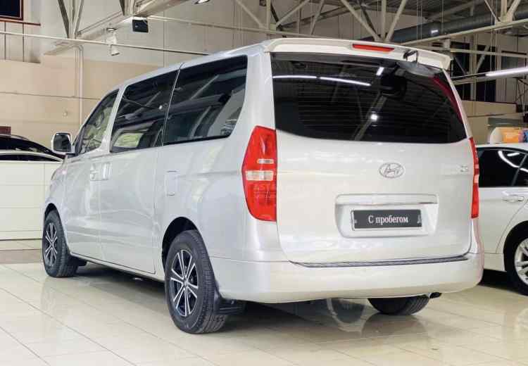 Hyundai Grand Starex I